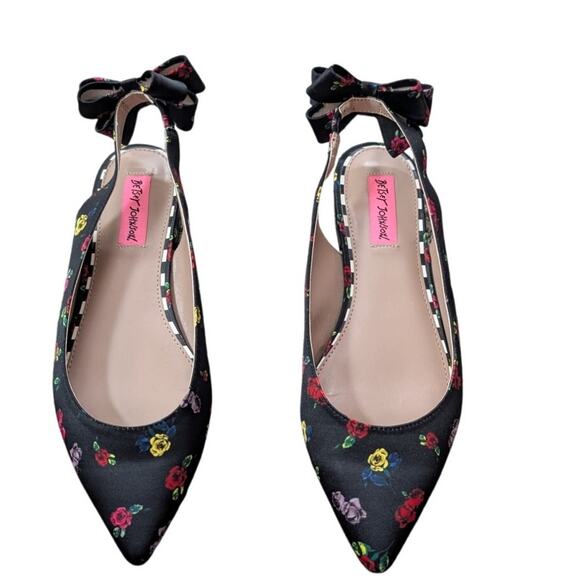 Betsey Johnson Shoes - Betsey Johnson Floral Slingback Flats with Bow Detail Size 9.5 Black
